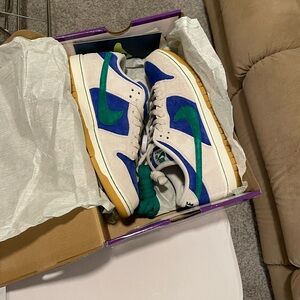 Nike SB Dunk Low Hyper Royal Malachite Men's Size 10 - Brand New In Box